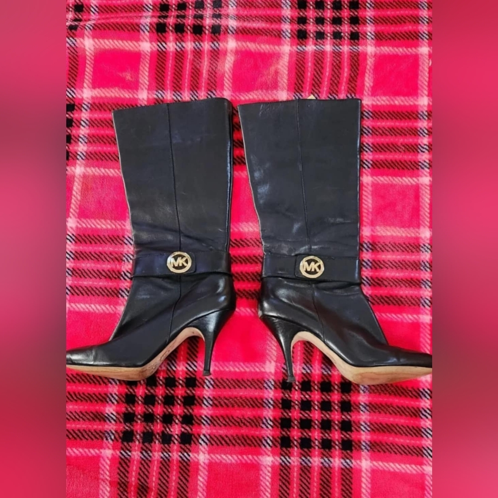 Michael Kors Caroline Black Leather with Gold Hardware Woman Boots Heels